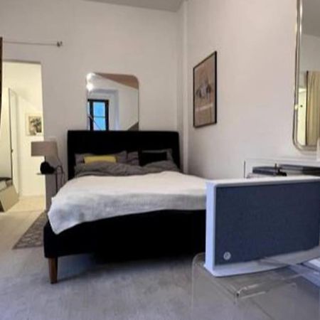 Exclusive Apartement In Historic Center Линц Екстериор снимка